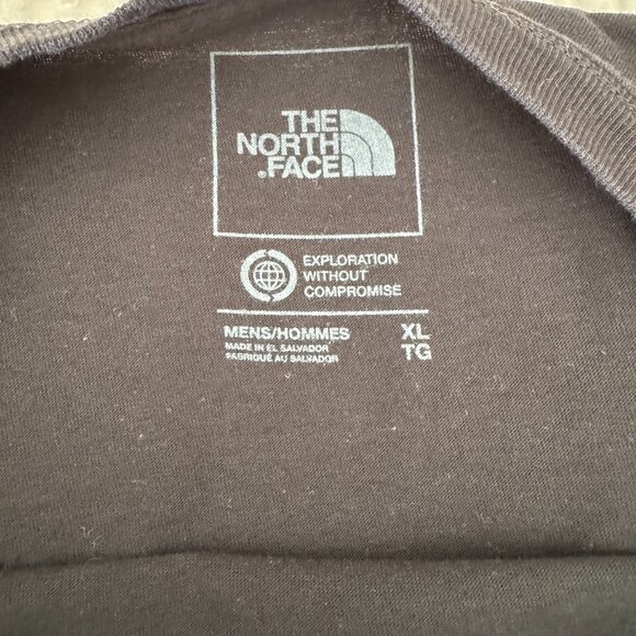 The North Face XL Graphic Tee – Never Stop Exploring Fuel your wanderlust with t - Picture 6 of 6